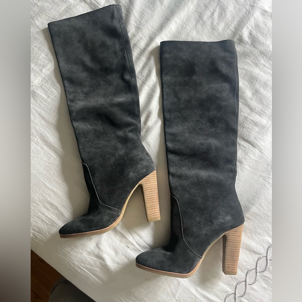 NWOT Black Knee-High Suede Heeled Boots Dolce Vita 7 shoes cowboy western night